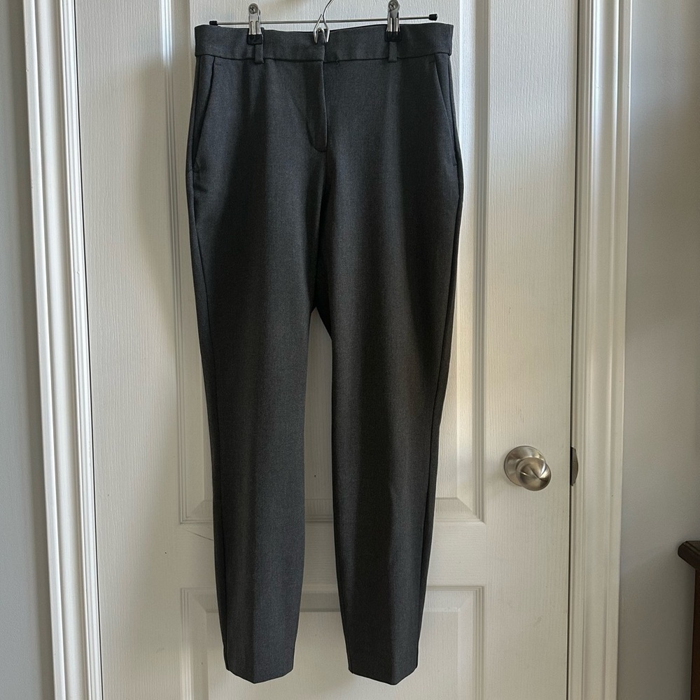 H&M Slim Ankle Length Pencil Dress Pants in Gray - Size 8